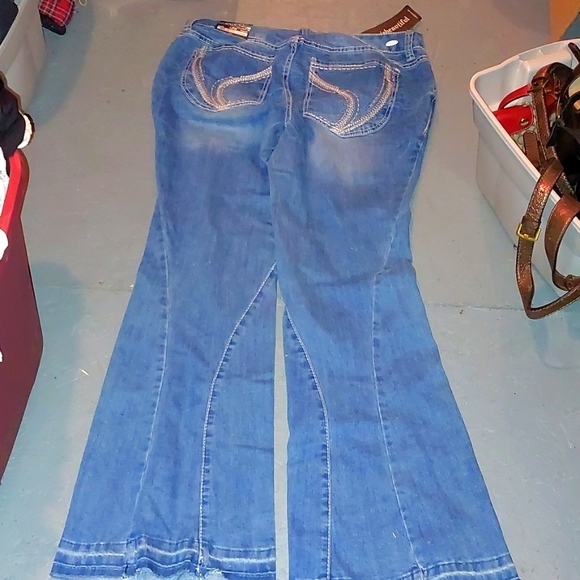 Jeans - Picture 9 of 9